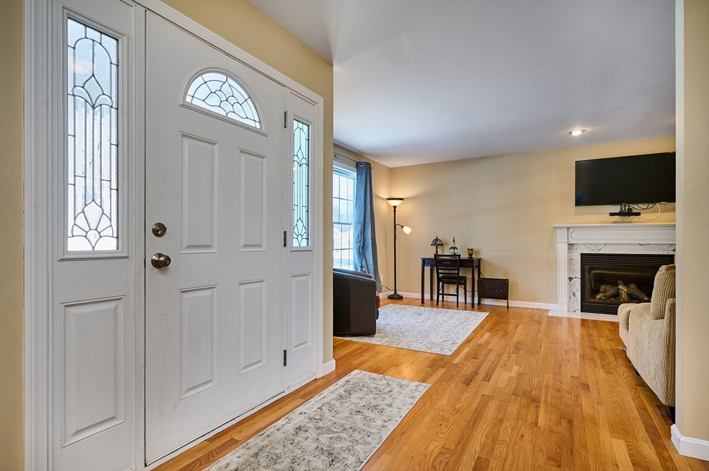6 Wilton Road Easthampton, MA 01027 - Photo 4 of 41