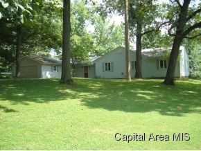 144 Maple Grove Lane Springfield, IL 62712 - Photo 2 of 24