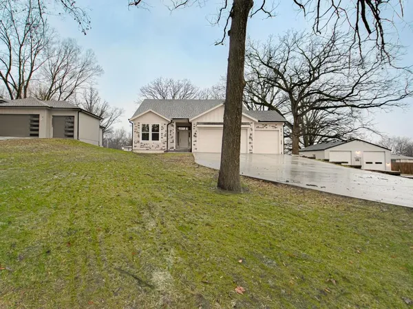 $529,950 | 4725 Northeast Winn Road, Kansas City, MO 64117
