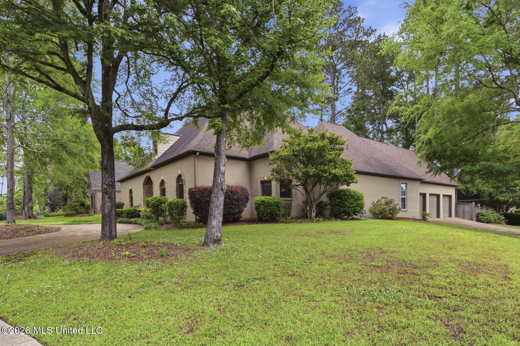 610 Abbots Lane Ridgeland, MS 39157 - Photo 3 of 38 610 Abbots lane-1