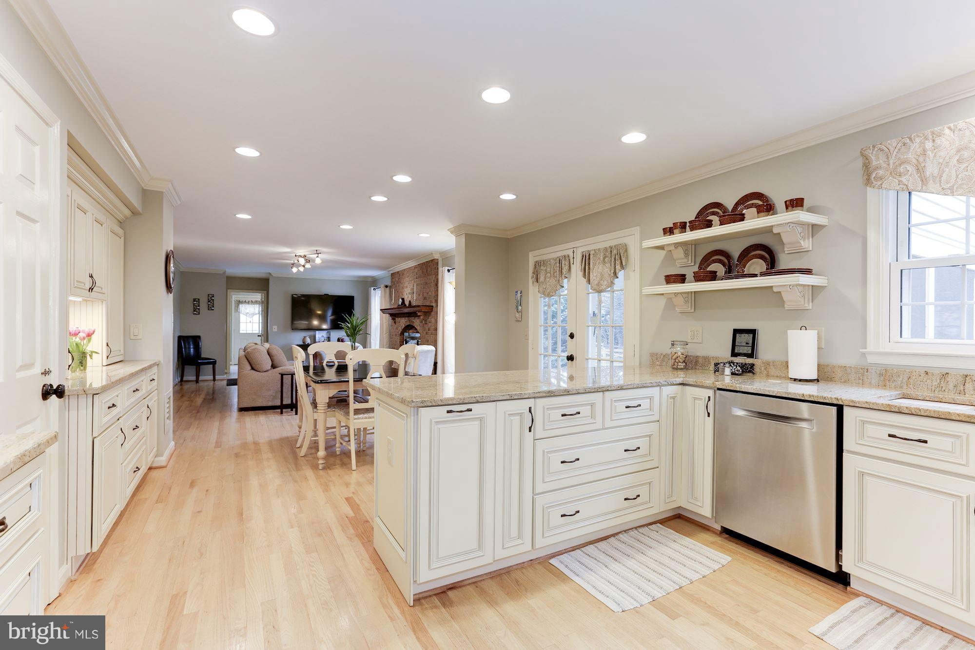 117 Hamilton Road Sterling, VA 20165 - Photo 8 of 30 Kitchen
