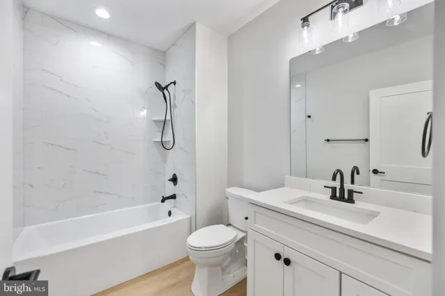 $2,095,000 | 2855 Oak Knoll Drive, Falls Church, VA 22042