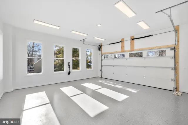 $2,095,000 | 2855 Oak Knoll Drive, Falls Church, VA 22042