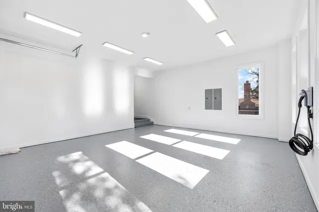 $2,095,000 | 2855 Oak Knoll Drive, Falls Church, VA 22042