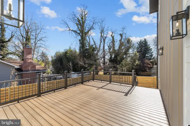 $2,095,000 | 2855 Oak Knoll Drive, Falls Church, VA 22042