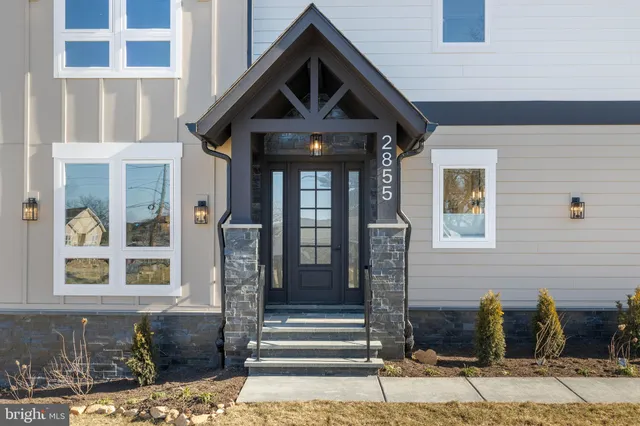 $2,095,000 | 2855 Oak Knoll Drive, Falls Church, VA 22042