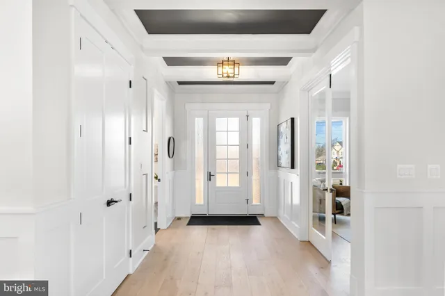 $2,095,000 | 2855 Oak Knoll Drive, Falls Church, VA 22042