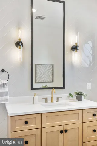 $2,095,000 | 2855 Oak Knoll Drive, Falls Church, VA 22042