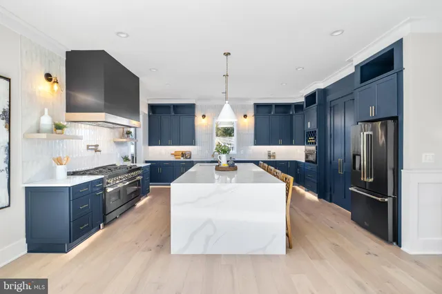 $2,095,000 | 2855 Oak Knoll Drive, Falls Church, VA 22042