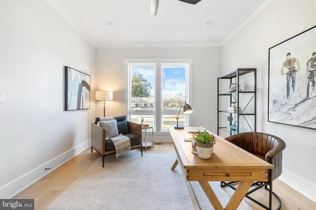 $2,095,000 | 2855 Oak Knoll Drive, Falls Church, VA 22042