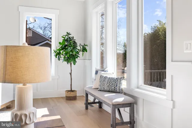 $2,095,000 | 2855 Oak Knoll Drive, Falls Church, VA 22042