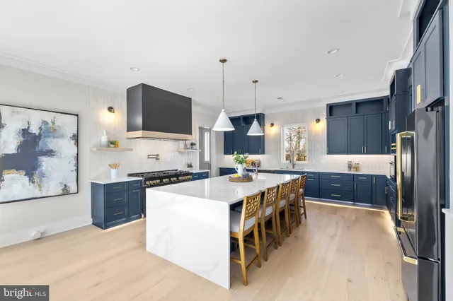 $2,095,000 | 2855 Oak Knoll Drive, Falls Church, VA 22042