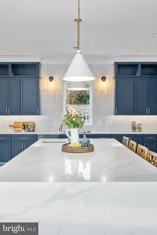 $2,095,000 | 2855 Oak Knoll Drive, Falls Church, VA 22042