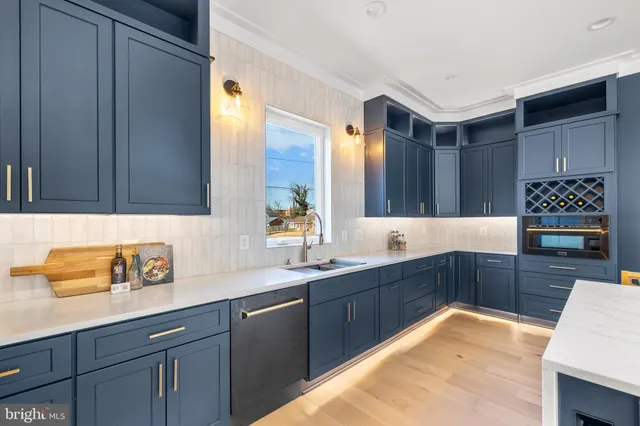 $2,095,000 | 2855 Oak Knoll Drive, Falls Church, VA 22042