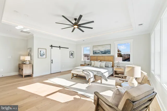 $2,095,000 | 2855 Oak Knoll Drive, Falls Church, VA 22042