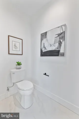 $2,095,000 | 2855 Oak Knoll Drive, Falls Church, VA 22042