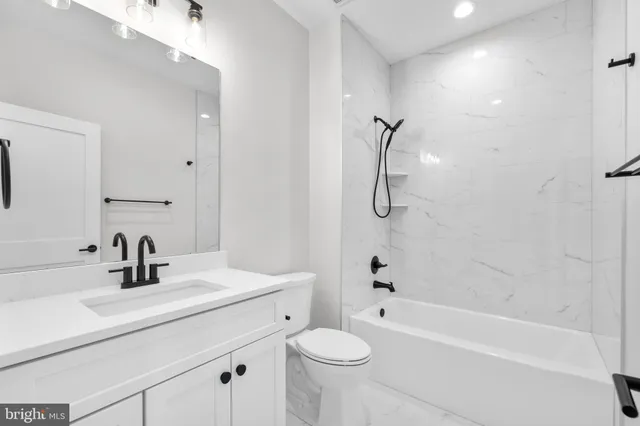 $2,095,000 | 2855 Oak Knoll Drive, Falls Church, VA 22042