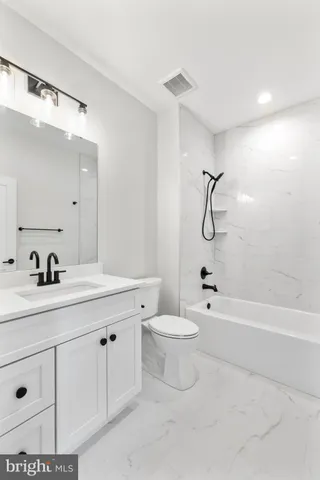 $2,095,000 | 2855 Oak Knoll Drive, Falls Church, VA 22042