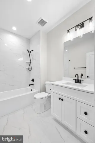 $2,095,000 | 2855 Oak Knoll Drive, Falls Church, VA 22042