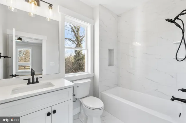 $2,095,000 | 2855 Oak Knoll Drive, Falls Church, VA 22042