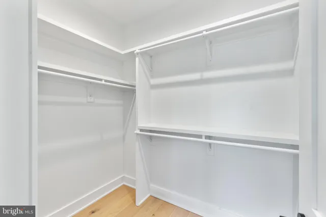 $2,095,000 | 2855 Oak Knoll Drive, Falls Church, VA 22042