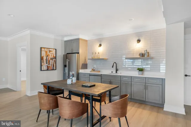 $2,095,000 | 2855 Oak Knoll Drive, Falls Church, VA 22042