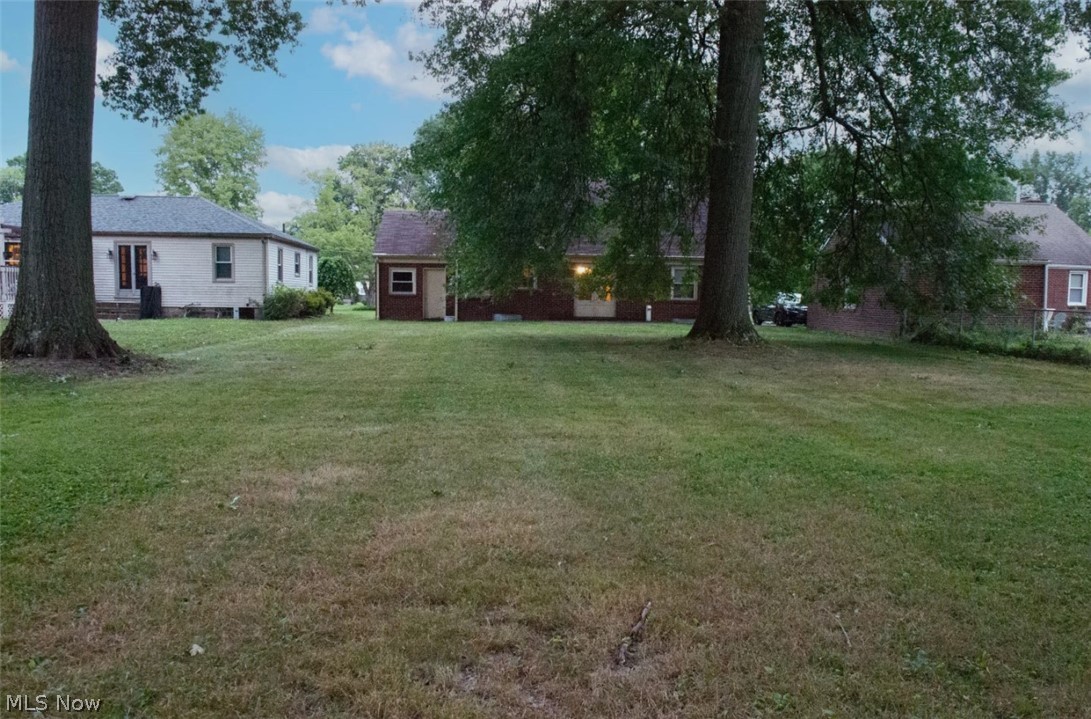 6714 Trenholm Road Youngstown, OH 44512 - Photo 19 of 22 View of yard