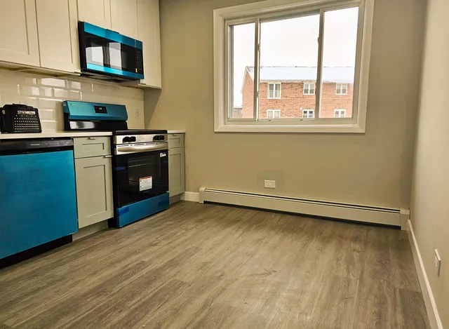 $2,100 | 10457 Dearlove Road, Unit 1A, Glenview, IL 60025