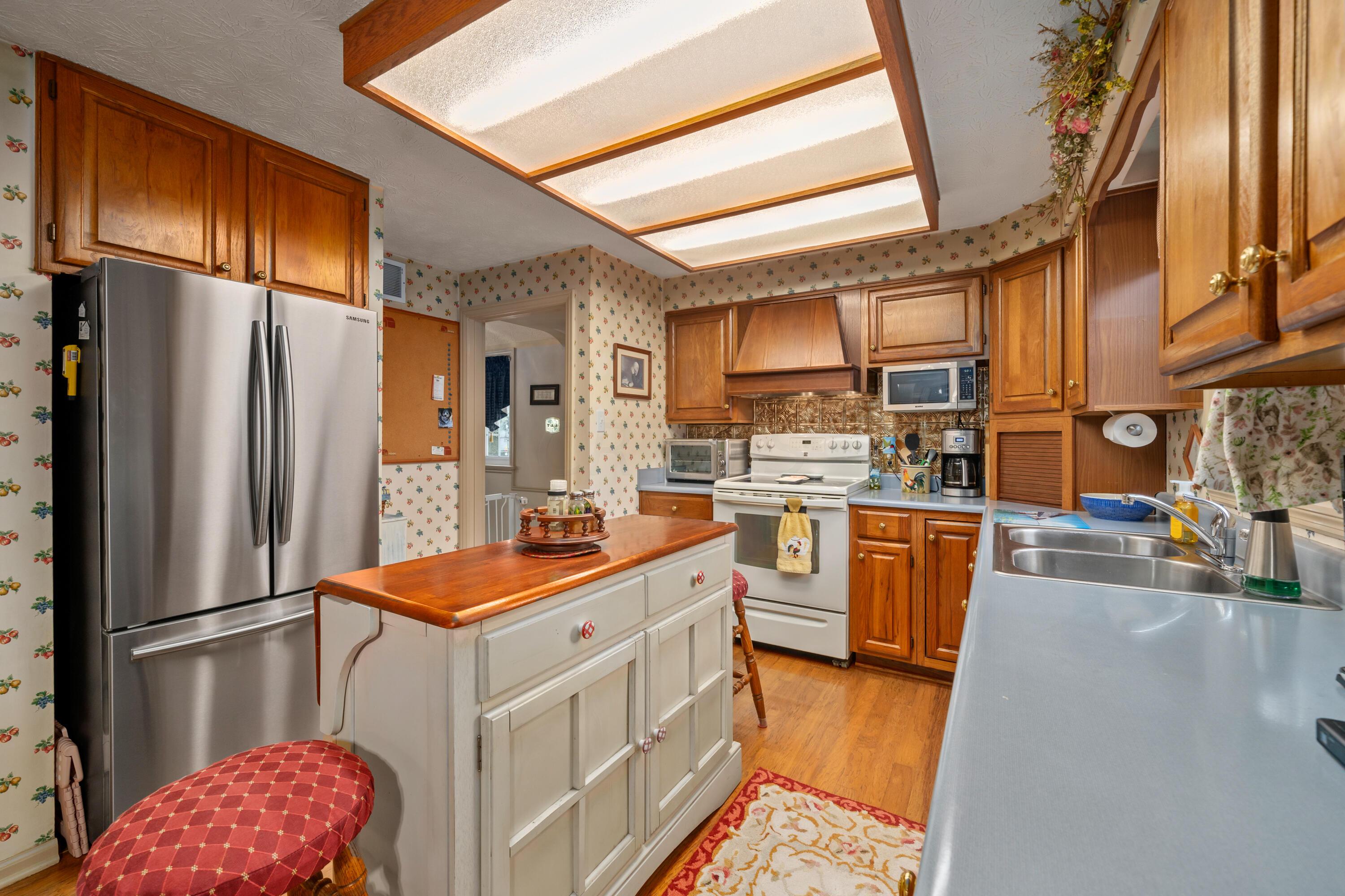 275 North Stanwood Road Bexley, OH 43209 - Photo 35 of 45 DSC09995