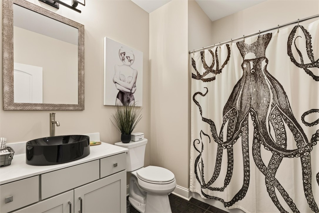 933 Pathway Lane Webster, NY 14580 - Photo 41 of 50 Guest Bathroom