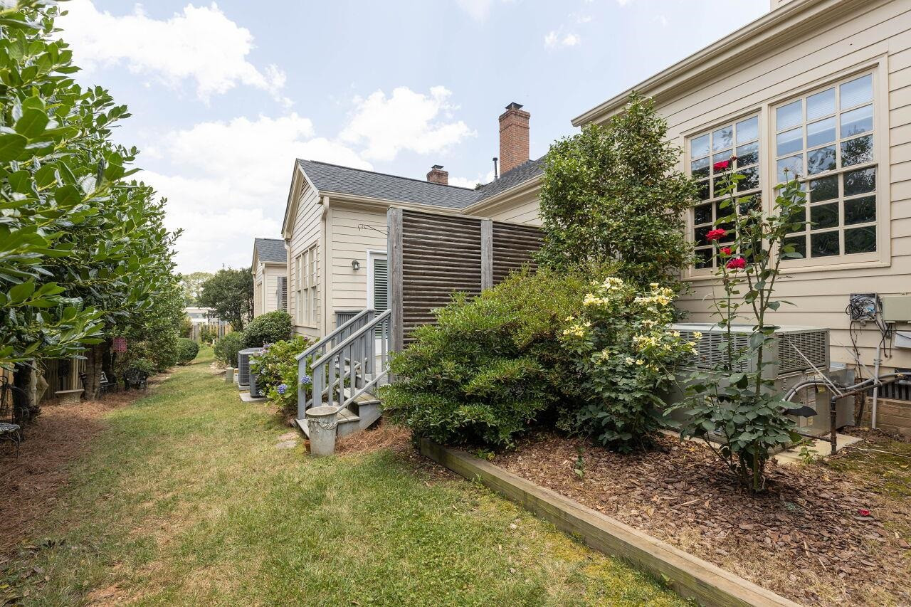 1405 Canfield Court Raleigh, NC 27608 - Photo 3 of 28 Photo 3
