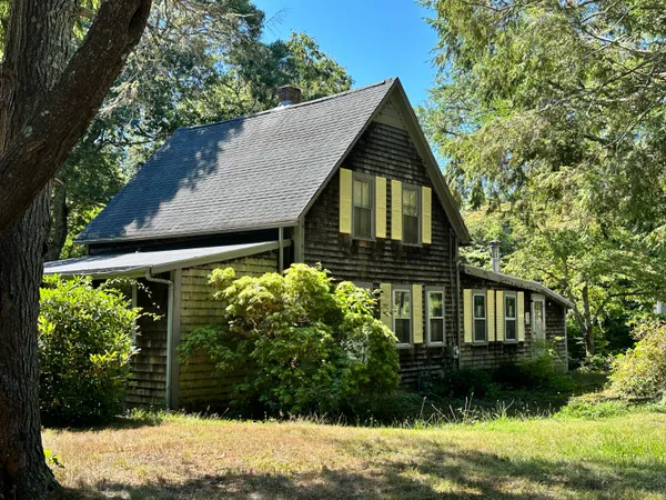 $493,000 | 1044 Old Falmouth Road, Centerville, MA 02632