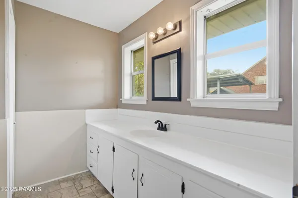 $224,900 | 209 Sandager Avenue, Jeanerette, LA 70544