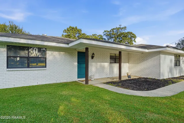 $235,000 | 209 Sandager Avenue, Jeanerette, LA 70544