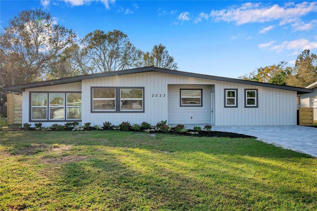 2023 Randa Boulevard Sarasota, FL 34235 - Photo 1 of 1 a view of a house with a yard