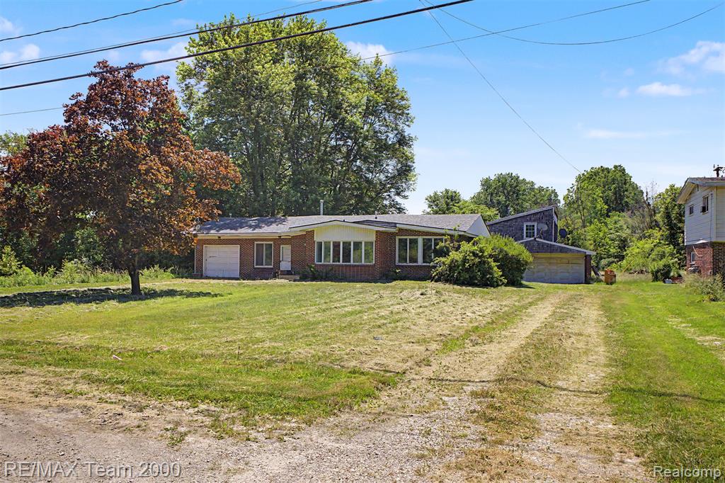 2145 Oakville Waltz Road New Boston, MI 48164 - Photo 4 of 56