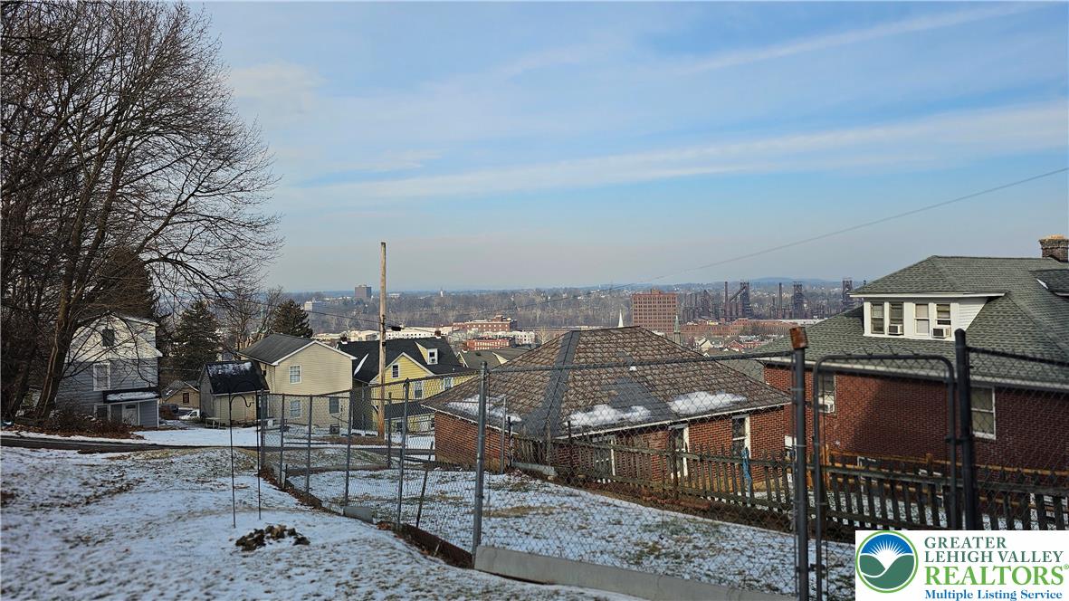 415 Stoneman Street Bethlehem, PA 18015 - Photo 3 of 45