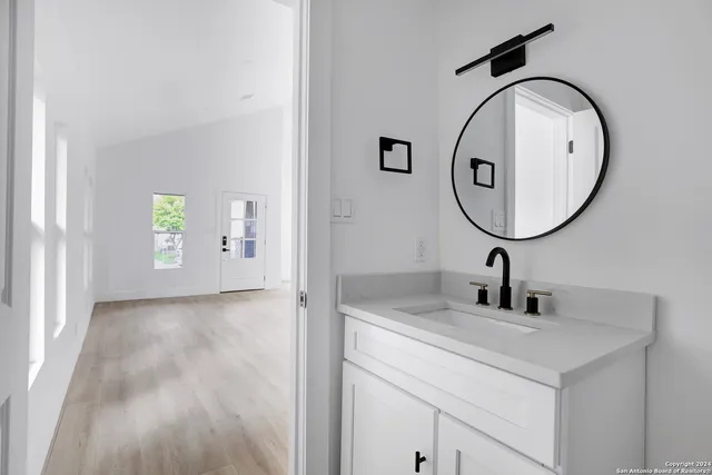 $4,000 | 323 East Lambert Street, San Antonio, TX 78204