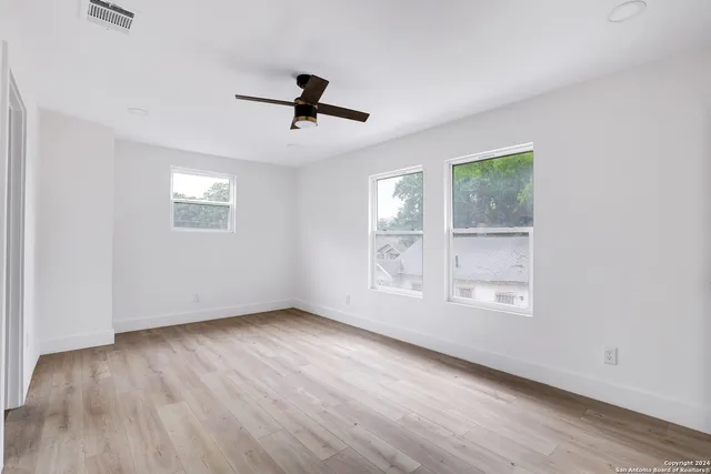 $4,000 | 323 East Lambert Street, San Antonio, TX 78204