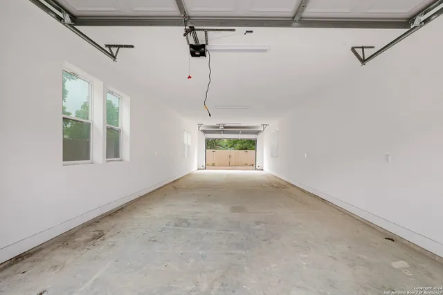 $4,000 | 323 East Lambert Street, San Antonio, TX 78204