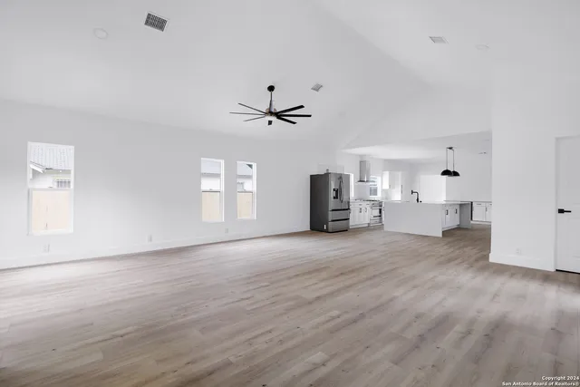 $4,000 | 323 East Lambert Street, San Antonio, TX 78204