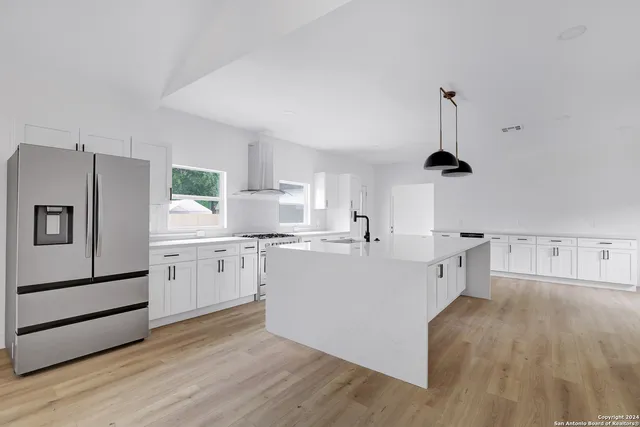 $4,000 | 323 East Lambert Street, San Antonio, TX 78204