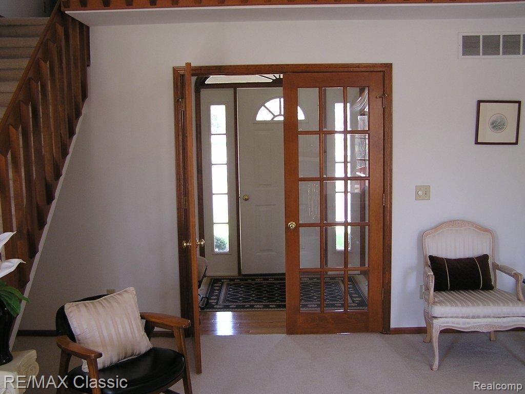 9440 Parshallville Road Fenton, MI 48430 - Photo 17 of 22 DOOR TO FOYER