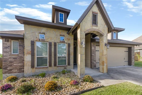 $2,050 | 1077 Venice Drive, Bryan, TX 77808