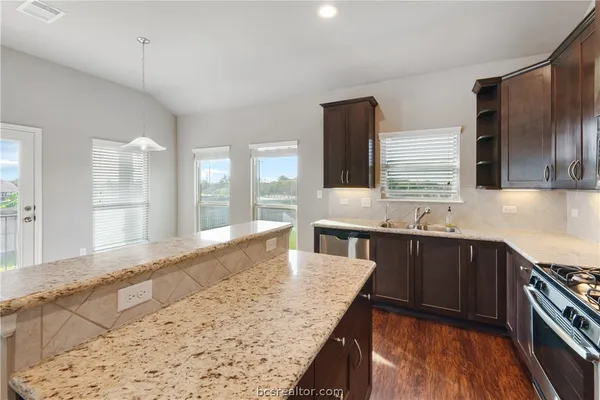 $2,050 | 1077 Venice Drive, Bryan, TX 77808