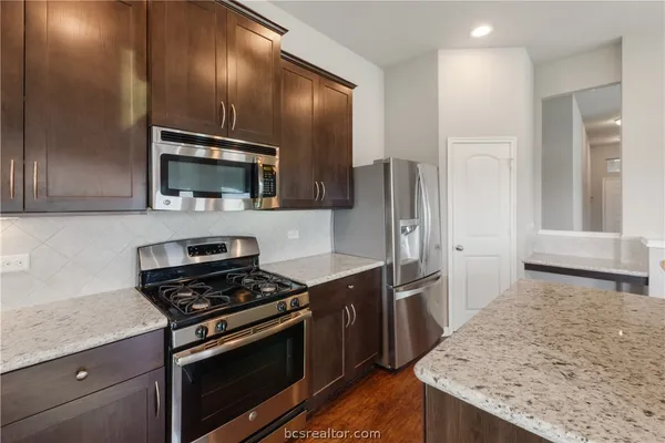 $2,050 | 1077 Venice Drive, Bryan, TX 77808