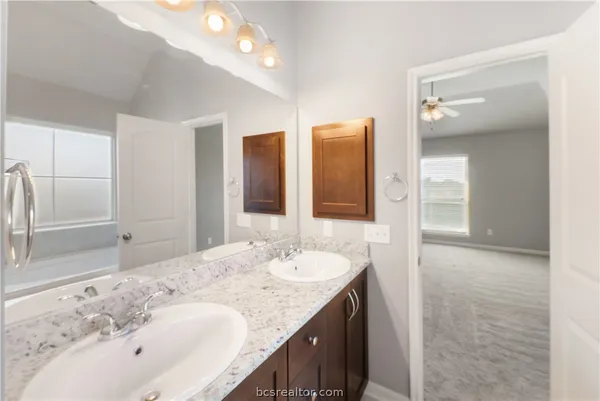 $2,050 | 1077 Venice Drive, Bryan, TX 77808