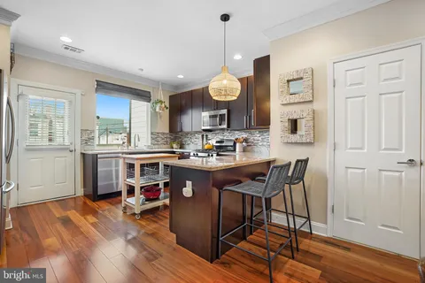 $724,900 | 1917 H Street Northeast, Washington, DC 20002