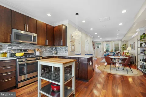 $724,900 | 1917 H Street Northeast, Washington, DC 20002