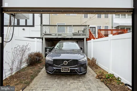 $724,900 | 1917 H Street Northeast, Washington, DC 20002